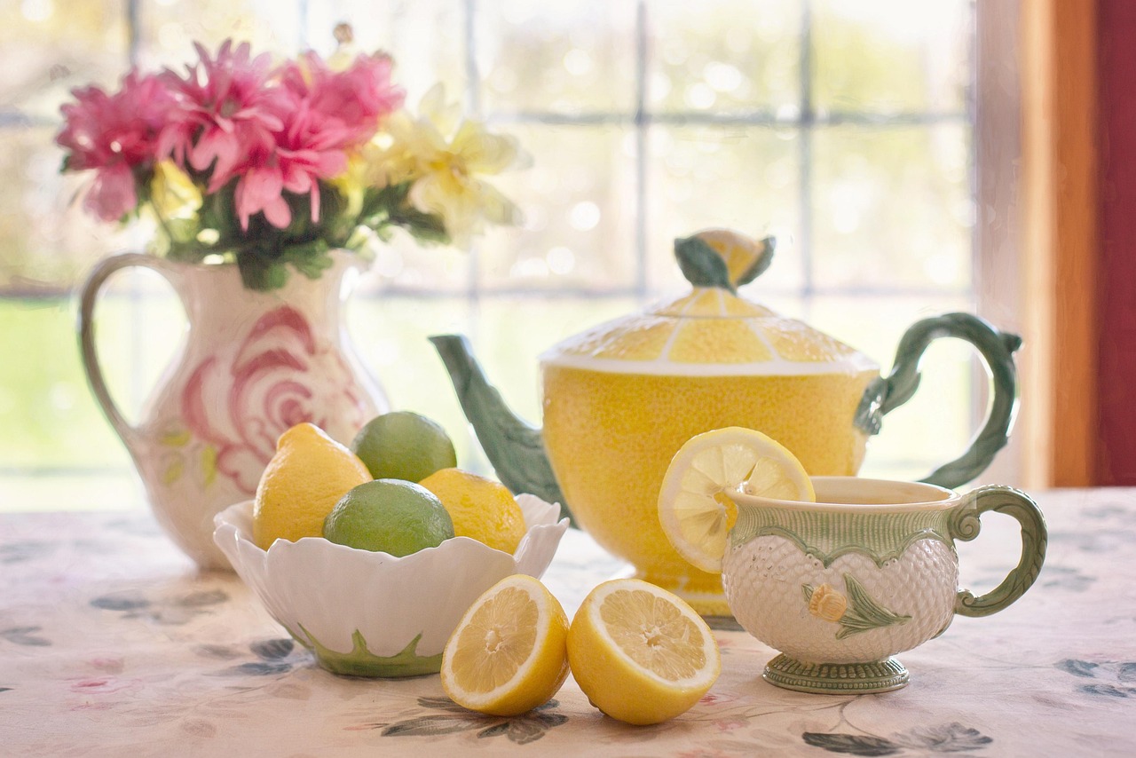 Zonnige slaapkamer met citrus accenten.