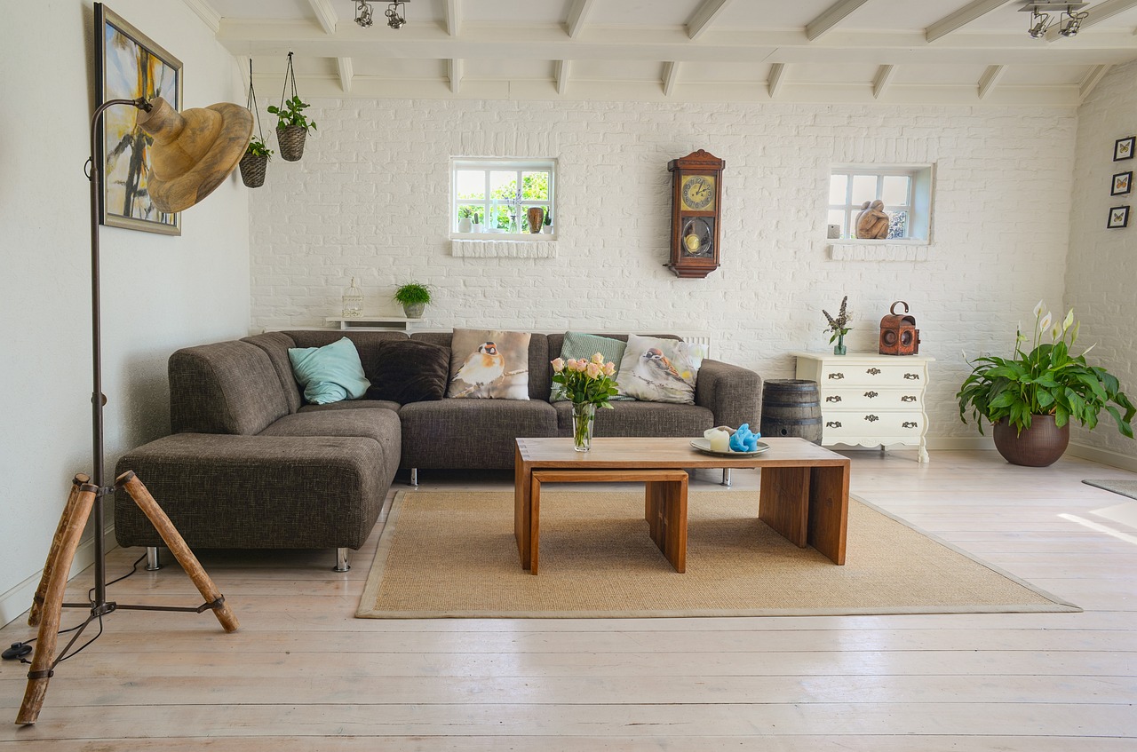 Lente-uiterlijk in modulaire woonkamer met lichtgroen thema.